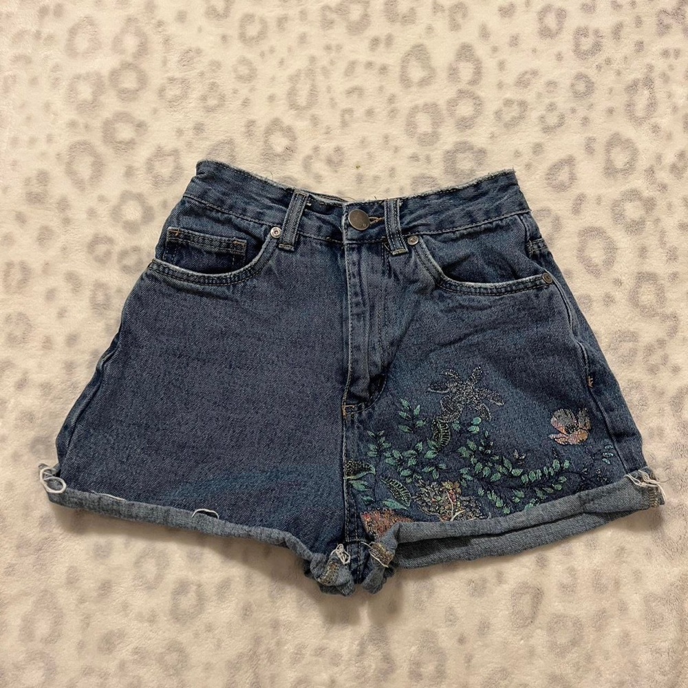 women’s cotton on jean shorts- size 2